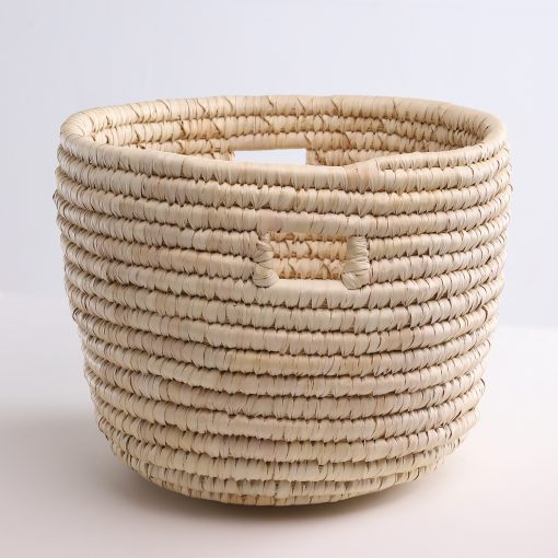 Handcraft storage basket in braided straw